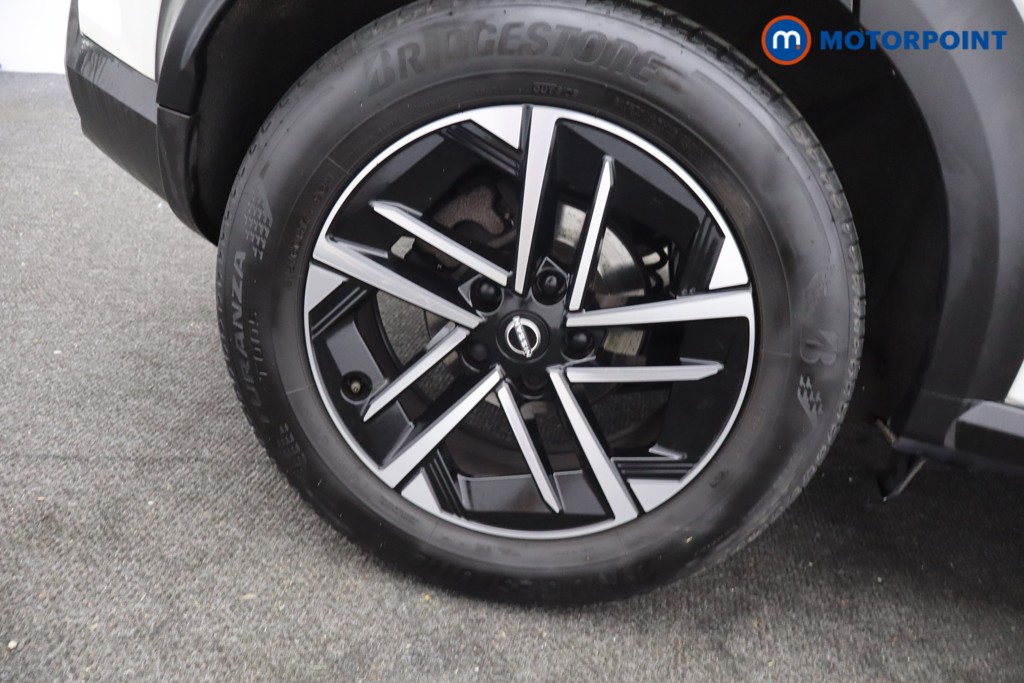 Nissan Juke N-Connecta Manual Petrol SUV - Stock Number (1642472) - 7th supplementary image