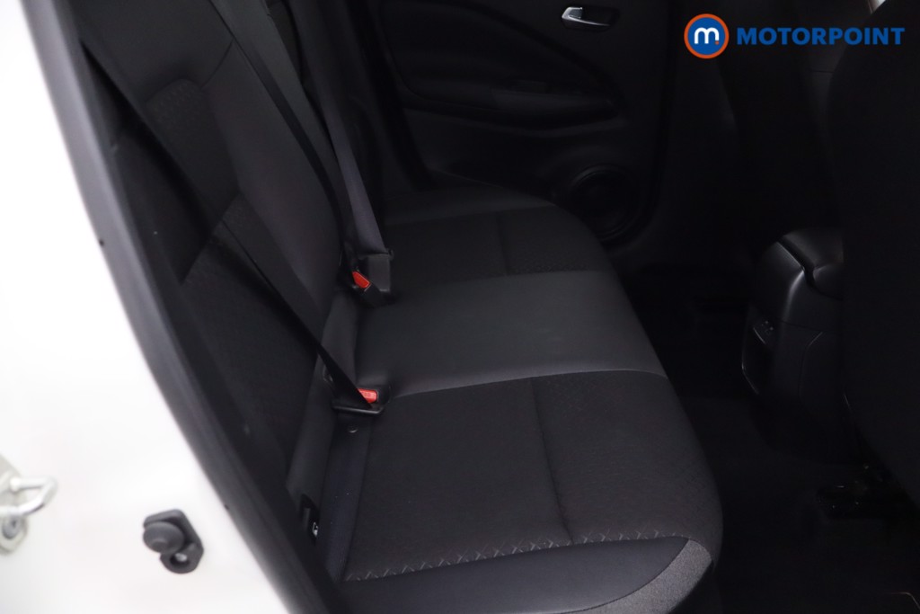 Nissan Juke N-Connecta Manual Petrol SUV - Stock Number (1642472) - 8th supplementary image