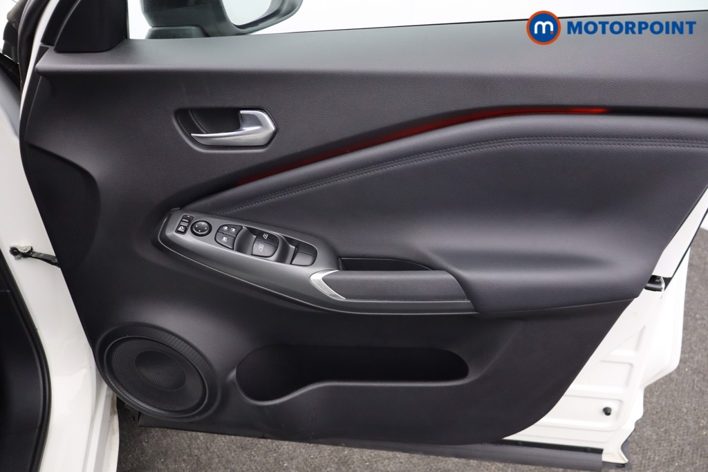 Nissan Juke N-Connecta Manual Petrol SUV - Stock Number (1642472) - 10th supplementary image