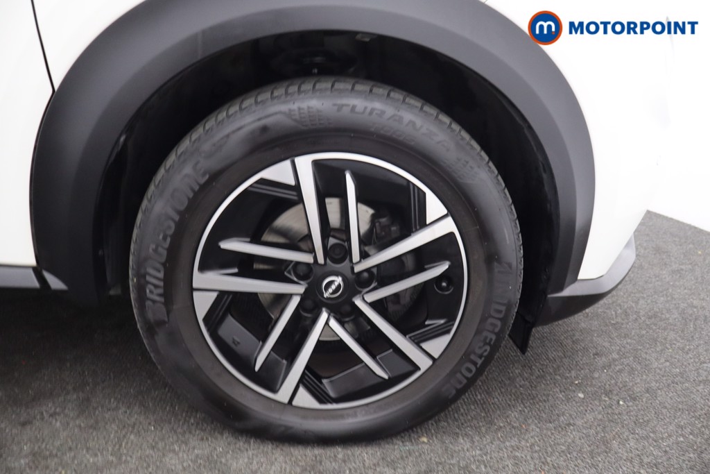Nissan Juke N-Connecta Manual Petrol SUV - Stock Number (1642472) - 23rd supplementary image