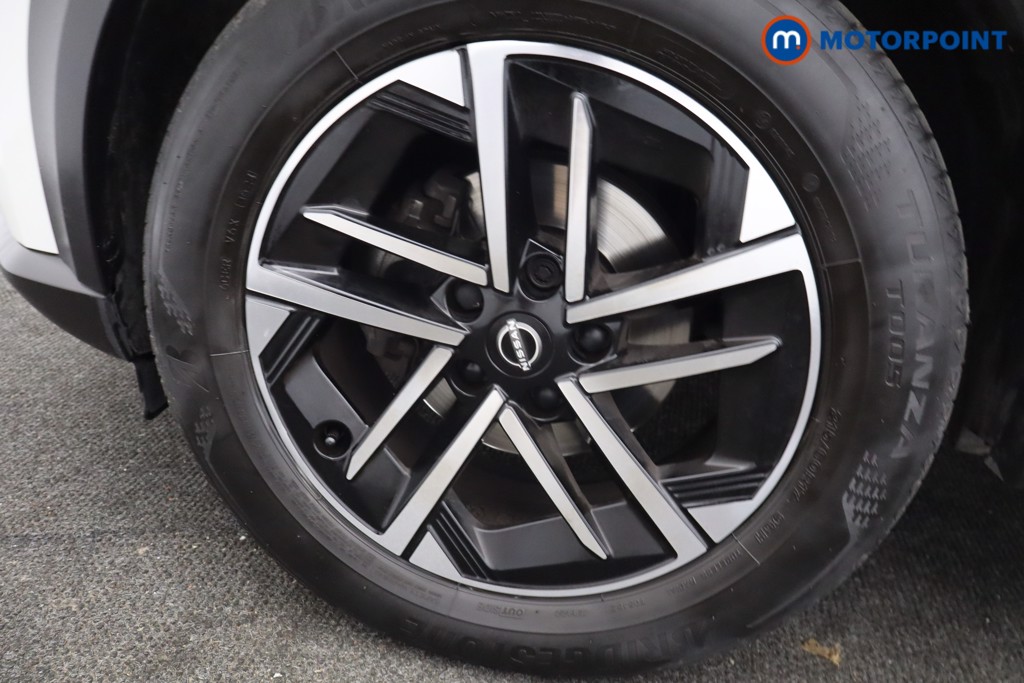 Nissan Juke N-Connecta Manual Petrol SUV - Stock Number (1642472) - 27th supplementary image