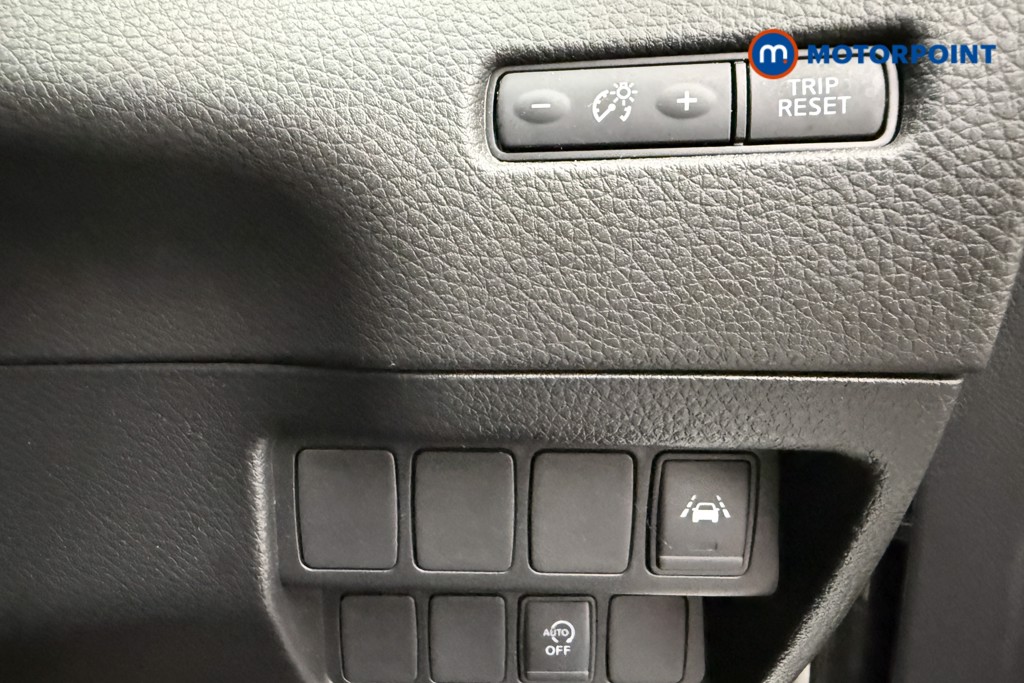 Nissan Qashqai N-Motion Manual Petrol SUV - Stock Number (1643524) - 17th supplementary image