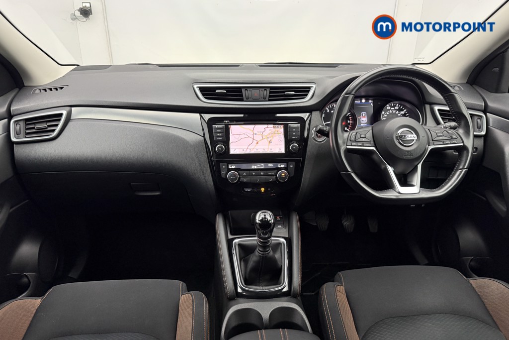 Nissan Qashqai N-Motion Manual Petrol SUV - Stock Number (1643524) - 1st supplementary image