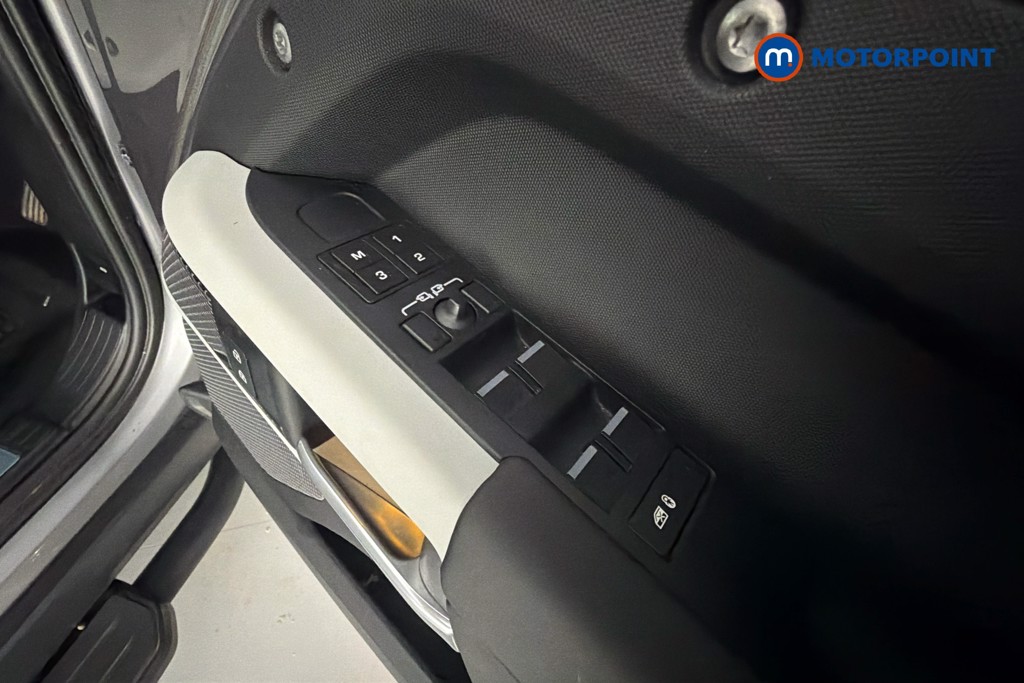 Land Rover Defender X-Dynamic Se Automatic Diesel SUV - Stock Number (1643621) - 20th supplementary image