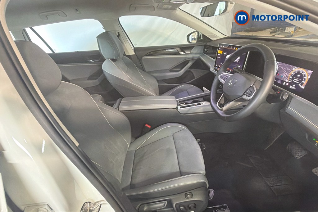 Volkswagen Passat Life Automatic Petrol Plug-In Hybrid Estate - Stock Number (1643787) - 22nd supplementary image