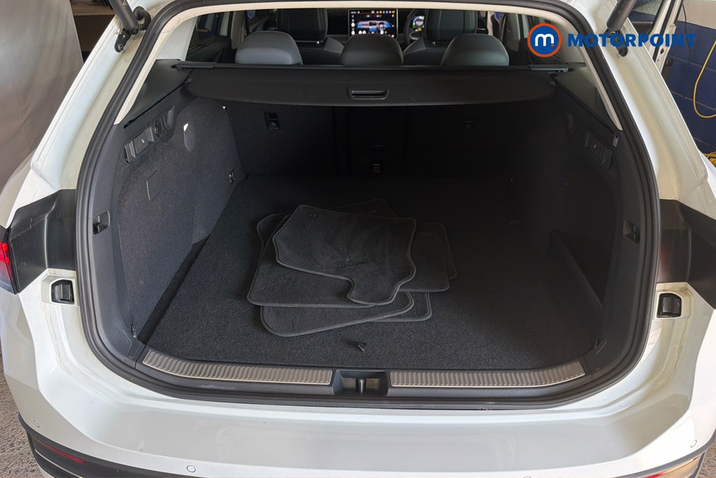 Volkswagen Passat Life Automatic Petrol Plug-In Hybrid Estate - Stock Number (1643787) - 33rd supplementary image