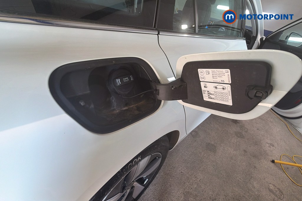 Volkswagen Passat Life Automatic Petrol Plug-In Hybrid Estate - Stock Number (1643787) - 41st supplementary image