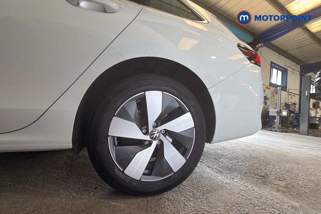 Volkswagen Passat Life Automatic Petrol Plug-In Hybrid Estate - Stock Number (1643787) - 48th supplementary image