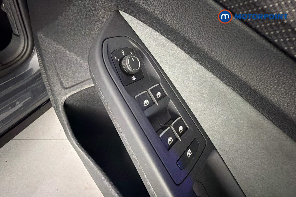 Volkswagen Golf R-Line Manual Petrol Hatchback - Stock Number (1643821) - 20th supplementary image