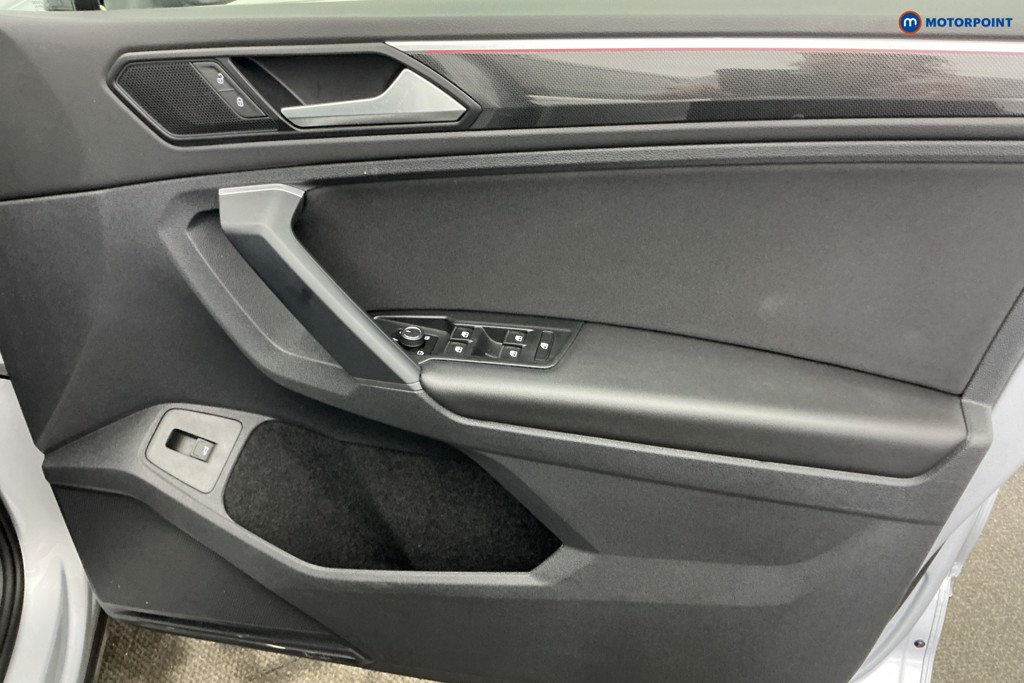 Volkswagen Tiguan Elegance Automatic Petrol SUV - Stock Number (1644750) - 24th supplementary image