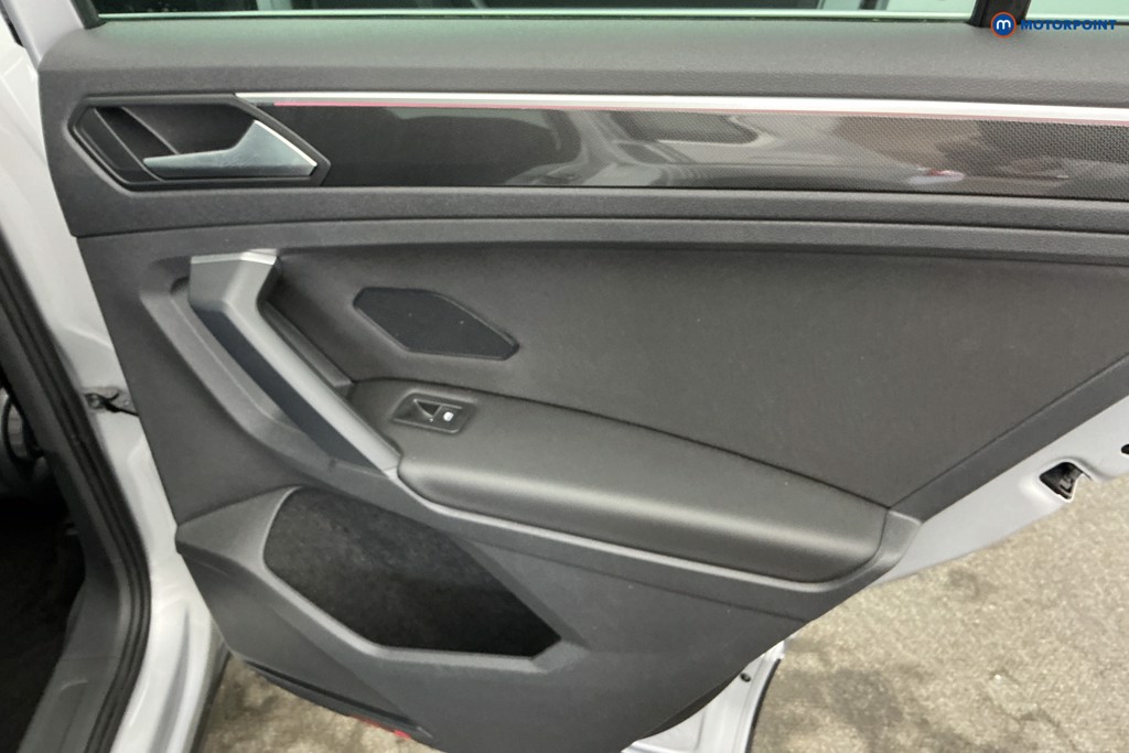 Volkswagen Tiguan Elegance Automatic Petrol SUV - Stock Number (1644750) - 26th supplementary image
