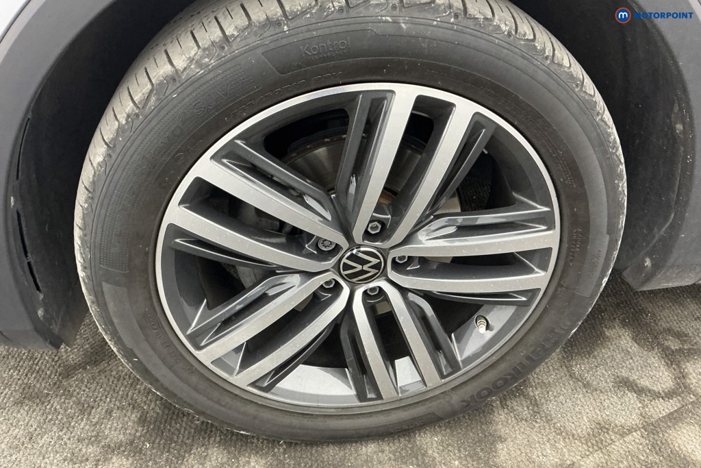 Volkswagen Tiguan Elegance Automatic Petrol SUV - Stock Number (1644750) - 33rd supplementary image