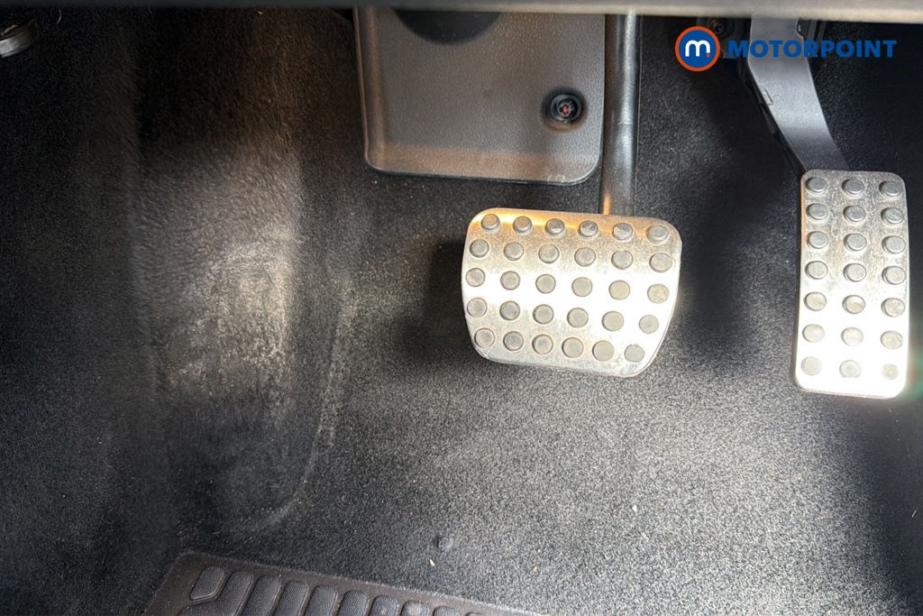 Mercedes-Benz A Class Amg Line Automatic Petrol Hatchback - Stock Number (1645030) - 24th supplementary image