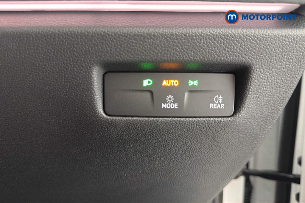 Volkswagen Passat Life Automatic Petrol Plug-In Hybrid Estate - Stock Number (1645476) - 18th supplementary image