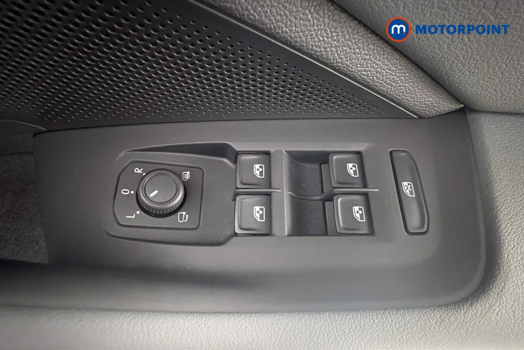 Volkswagen Passat Life Automatic Petrol Plug-In Hybrid Estate - Stock Number (1645476) - 20th supplementary image