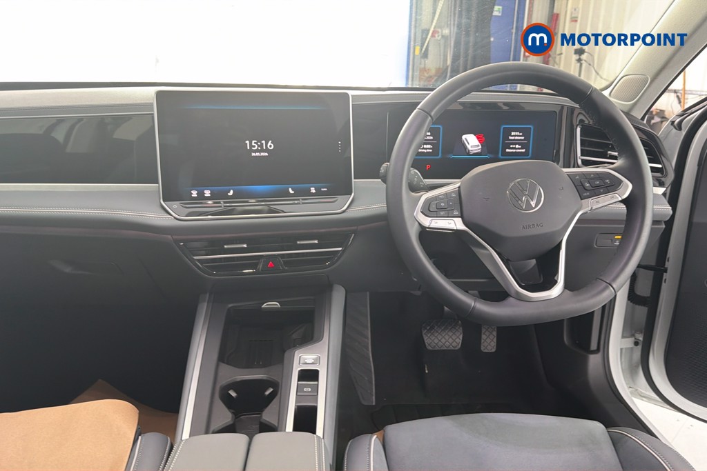 Volkswagen Passat Life Automatic Petrol Plug-In Hybrid Estate - Stock Number (1645476) - 1st supplementary image