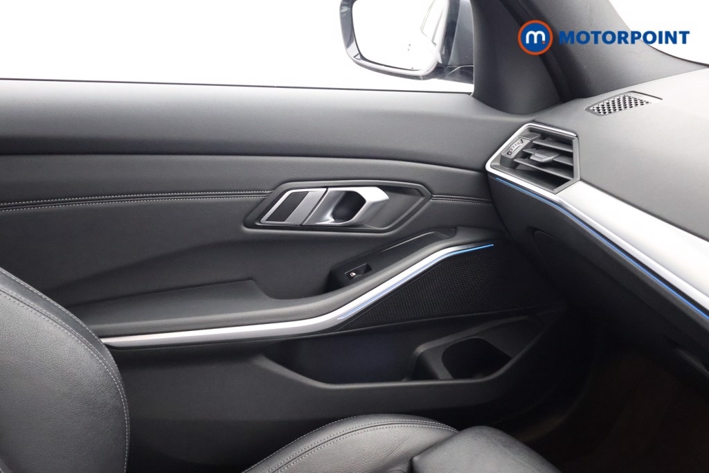 BMW 3 Series M Sport Automatic Petrol Plug-In Hybrid Saloon - Stock Number (1645683) - 10th supplementary image