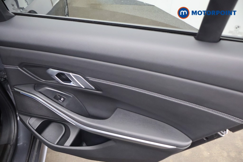 BMW 3 Series M Sport Automatic Petrol Plug-In Hybrid Saloon - Stock Number (1645683) - 16th supplementary image