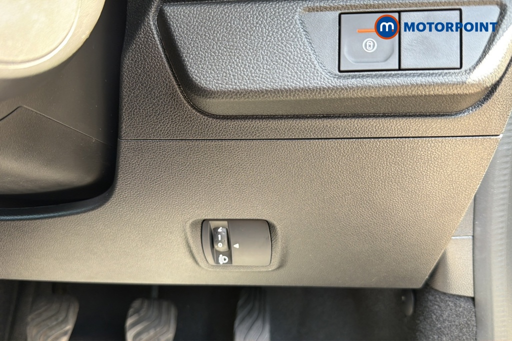 Dacia Sandero Stepway Extreme Manual Petrol Hatchback - Stock Number (1645785) - 11th supplementary image
