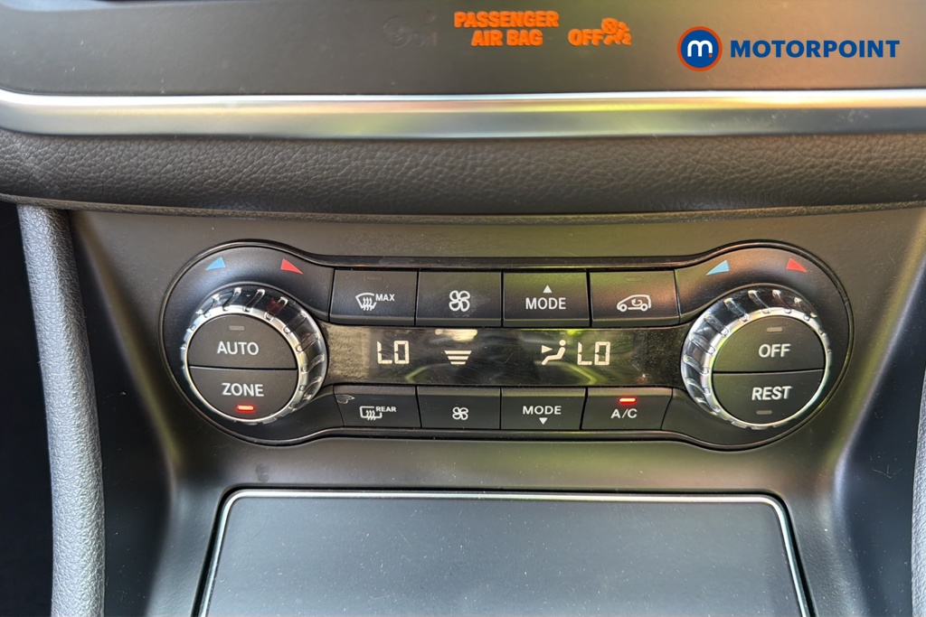 Mercedes-Benz GLA Amg Line Manual Petrol SUV - Stock Number (1645867) - 12th supplementary image