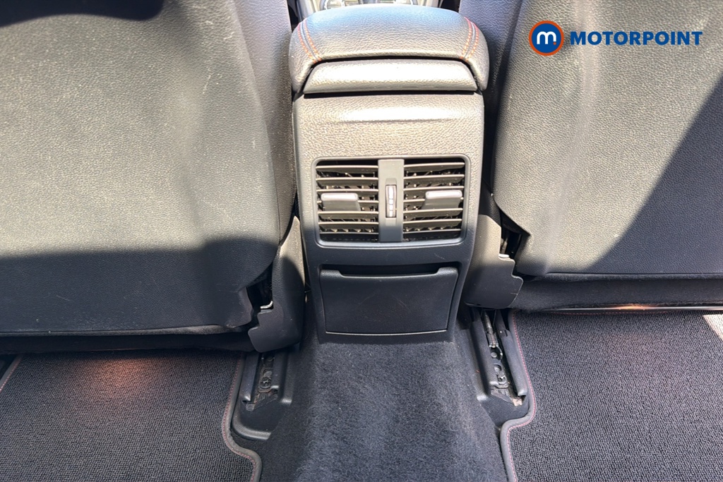 Mercedes-Benz GLA Amg Line Manual Petrol SUV - Stock Number (1645867) - 28th supplementary image