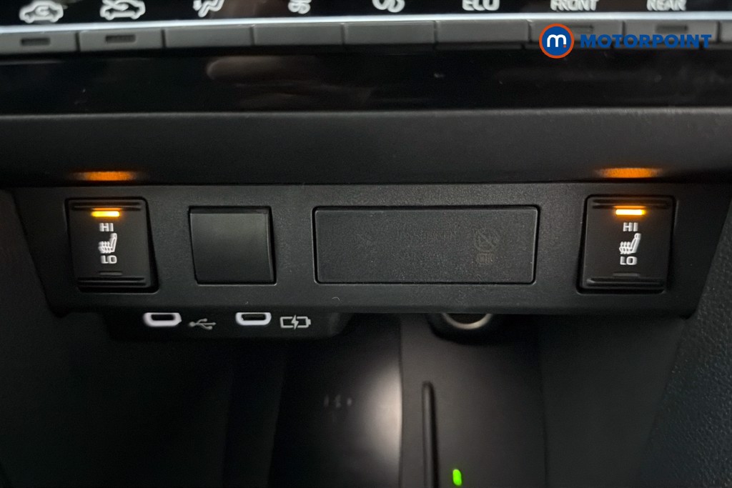 Toyota Yaris Cross Excel Automatic Petrol-Electric Hybrid Estate - Stock Number (1646001) - 14th supplementary image