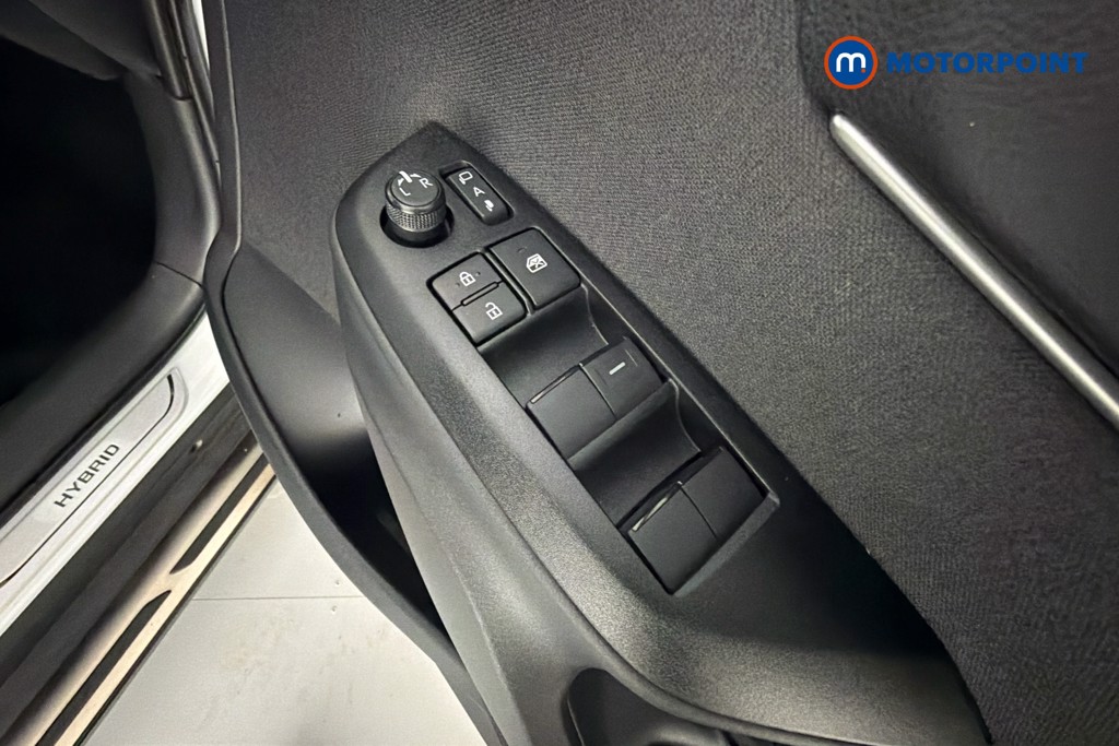Toyota Yaris Cross Excel Automatic Petrol-Electric Hybrid Estate - Stock Number (1646001) - 20th supplementary image