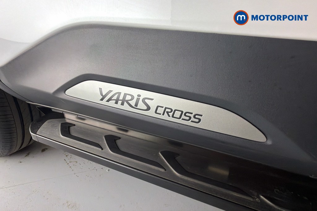 Toyota Yaris Cross Excel Automatic Petrol-Electric Hybrid Estate - Stock Number (1646001) - 46th supplementary image
