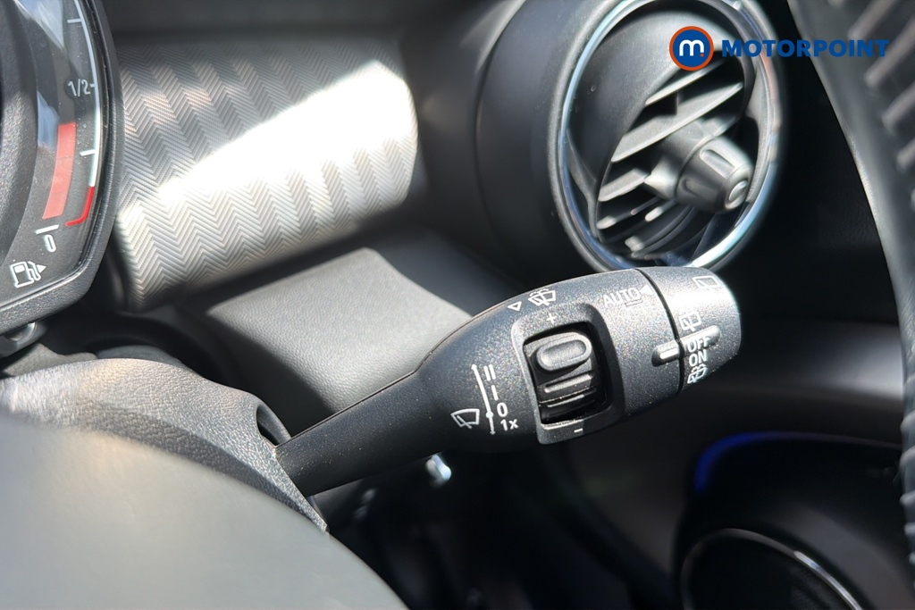 Mini Hatchback Cooper S Exclusive Automatic Petrol Hatchback - Stock Number (1646040) - 6th supplementary image
