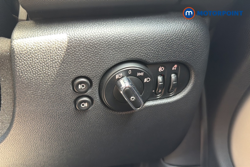 Mini Hatchback Cooper S Exclusive Automatic Petrol Hatchback - Stock Number (1646040) - 11th supplementary image