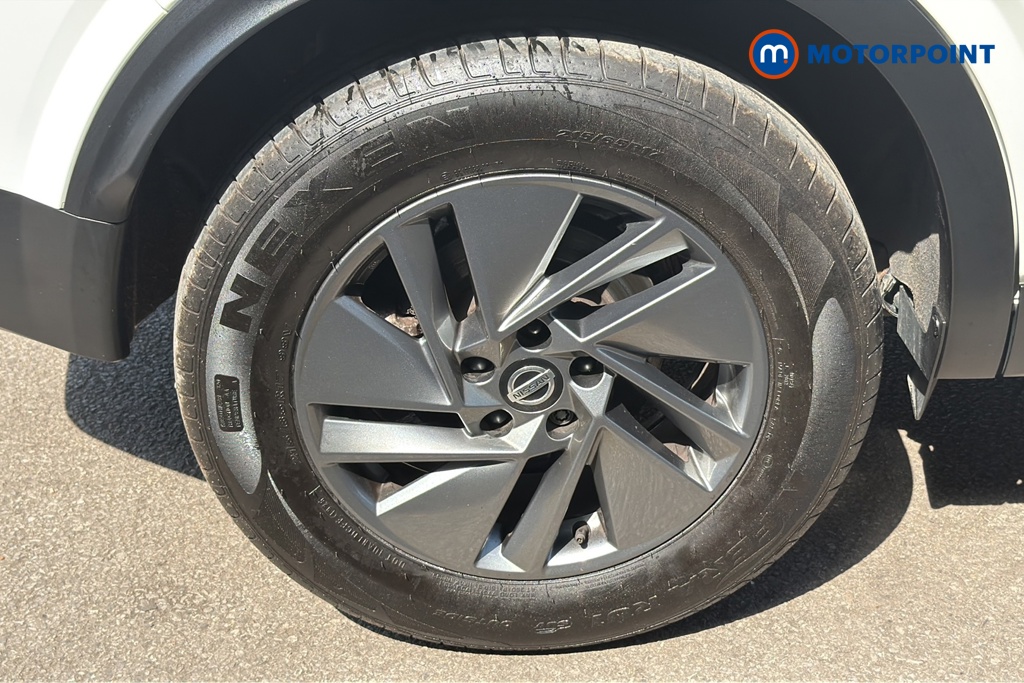 Nissan Qashqai Acenta Premium Automatic Petrol SUV - Stock Number (1646195) - 46th supplementary image