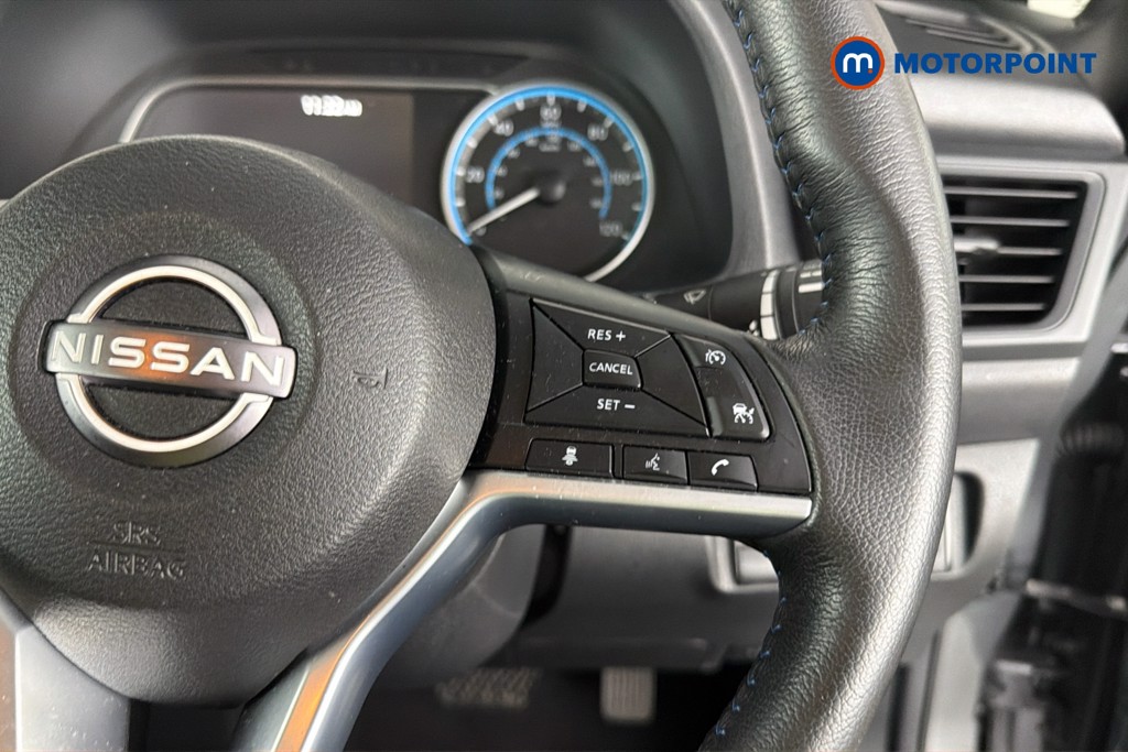 Nissan Leaf Acenta Automatic Electric Hatchback - Stock Number (1646582) - 4th supplementary image