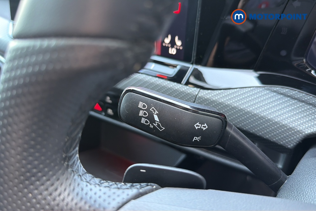 Volkswagen Golf R-Line Automatic Diesel Hatchback - Stock Number (1647016) - 5th supplementary image