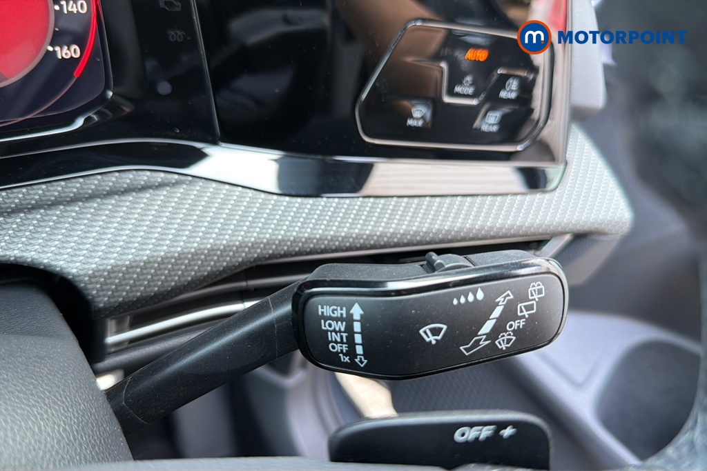 Volkswagen Golf R-Line Automatic Diesel Hatchback - Stock Number (1647016) - 6th supplementary image