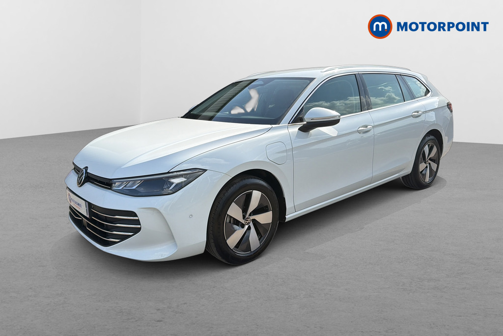 Volkswagen Passat Life Automatic Petrol Plug-In Hybrid Estate - Stock Number (1647522) - Passenger side front corner