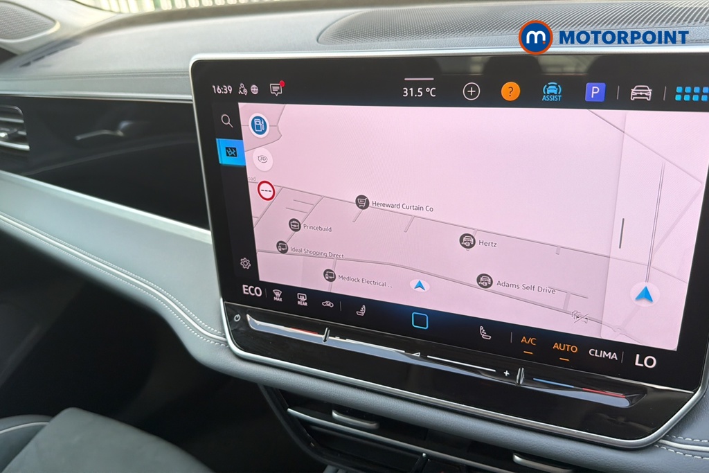 Volkswagen Passat Life Automatic Petrol Plug-In Hybrid Estate - Stock Number (1647522) - 9th supplementary image