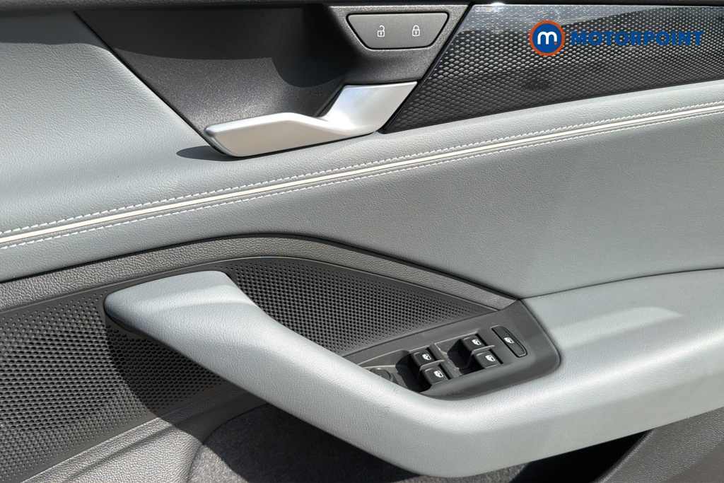 Volkswagen Passat Life Automatic Petrol Plug-In Hybrid Estate - Stock Number (1647522) - 19th supplementary image