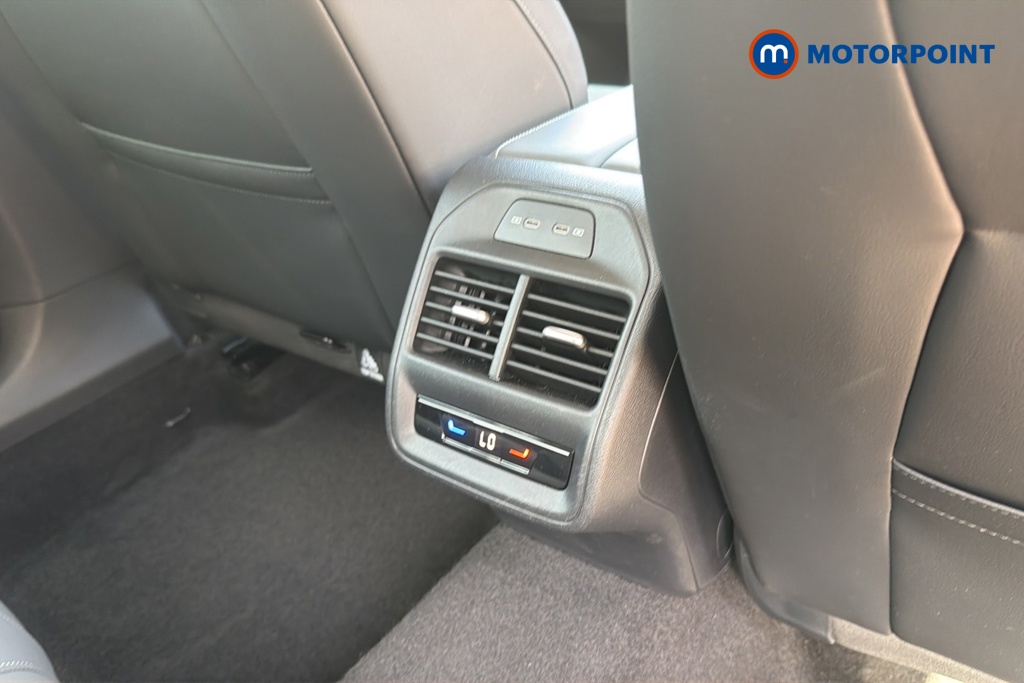 Volkswagen Passat Life Automatic Petrol Plug-In Hybrid Estate - Stock Number (1647522) - 28th supplementary image