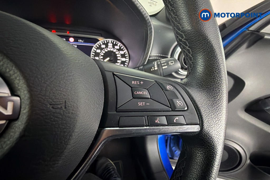 Nissan Juke N-Connecta Manual Petrol SUV - Stock Number (1635820) - 4th supplementary image