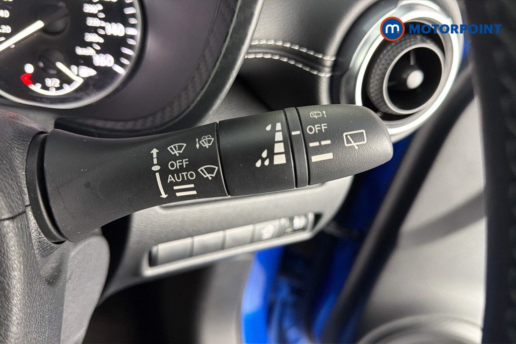 Nissan Juke N-Connecta Manual Petrol SUV - Stock Number (1635820) - 7th supplementary image