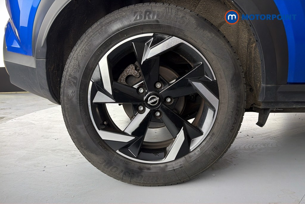 Nissan Juke N-Connecta Manual Petrol SUV - Stock Number (1635820) - 49th supplementary image