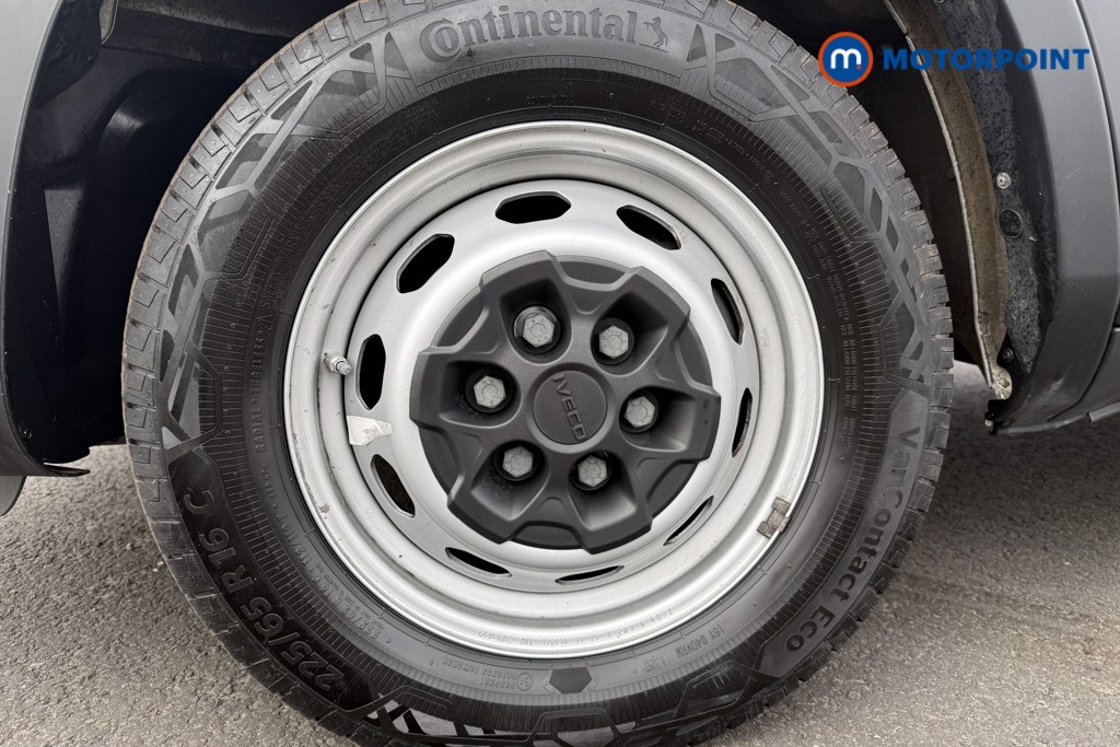 Iveco Daily Business Automatic Diesel High Volume-High Roof Van - Stock Number (1640167) - 8th supplementary image