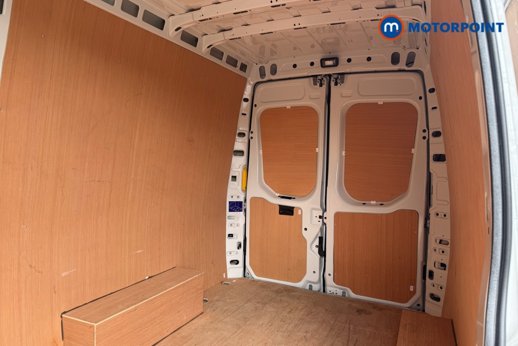Iveco Daily Business Automatic Diesel High Volume-High Roof Van - Stock Number (1640167) - 17th supplementary image