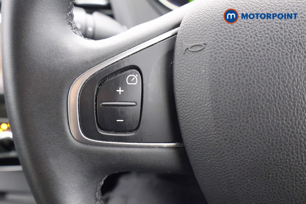 Renault Captur Iconic Manual Diesel SUV - Stock Number (1641160) - 2nd supplementary image
