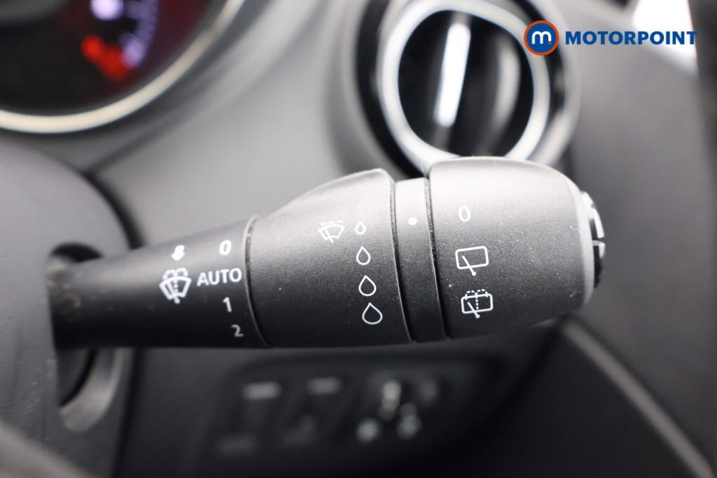 Renault Captur Iconic Manual Diesel SUV - Stock Number (1641160) - 5th supplementary image