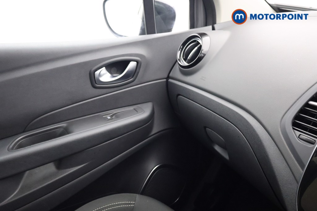 Renault Captur Iconic Manual Diesel SUV - Stock Number (1641160) - 9th supplementary image