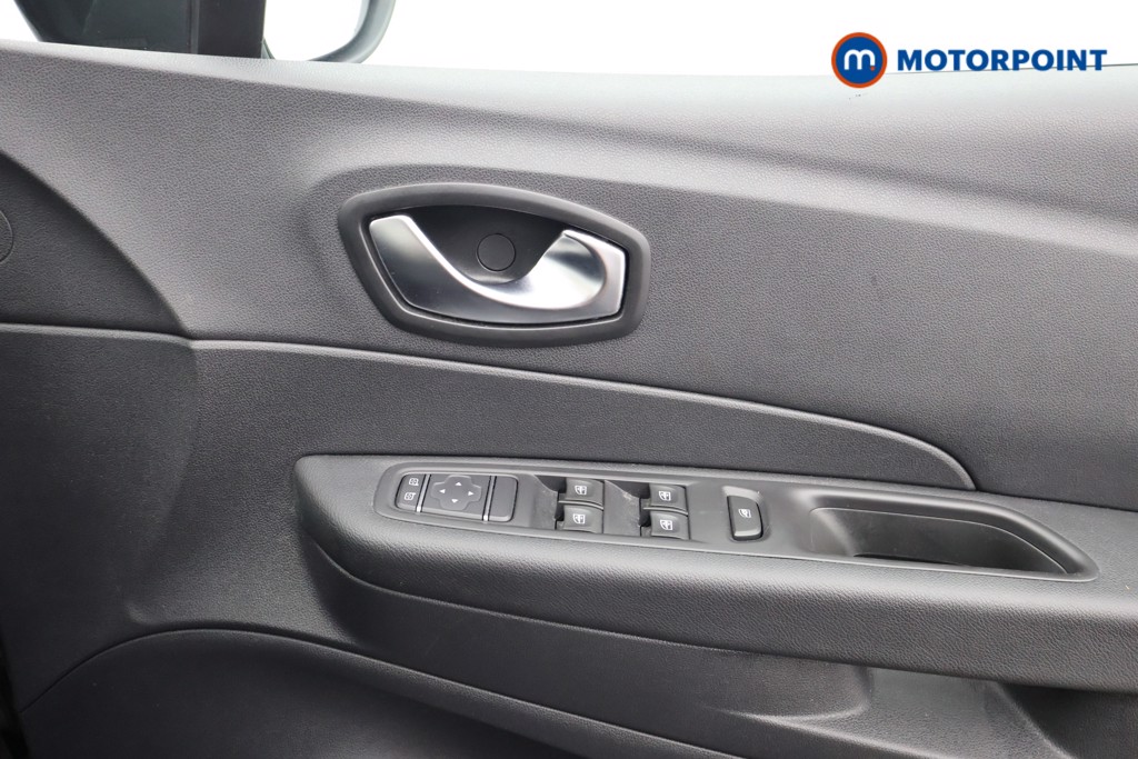 Renault Captur Iconic Manual Diesel SUV - Stock Number (1641160) - 10th supplementary image