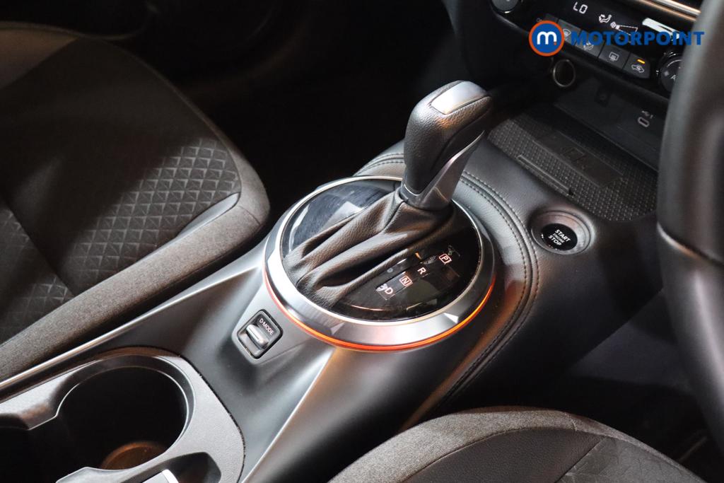 Nissan Juke N-Connecta Automatic Petrol SUV - Stock Number (1642442) - 4th supplementary image