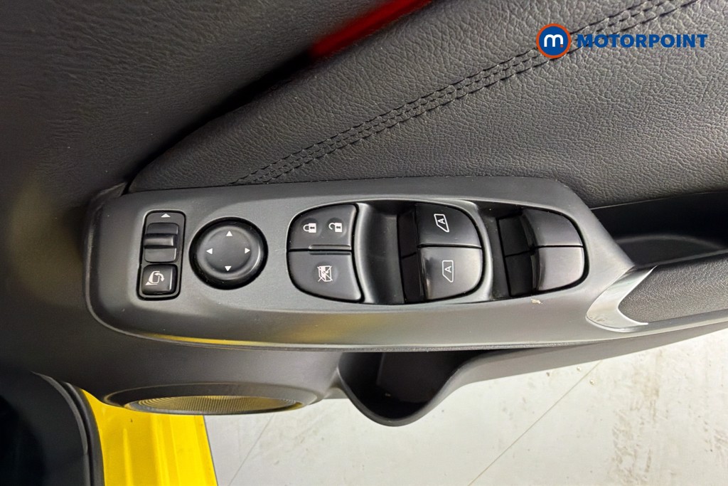 Nissan Juke N-Connecta Manual Petrol SUV - Stock Number (1642471) - 20th supplementary image