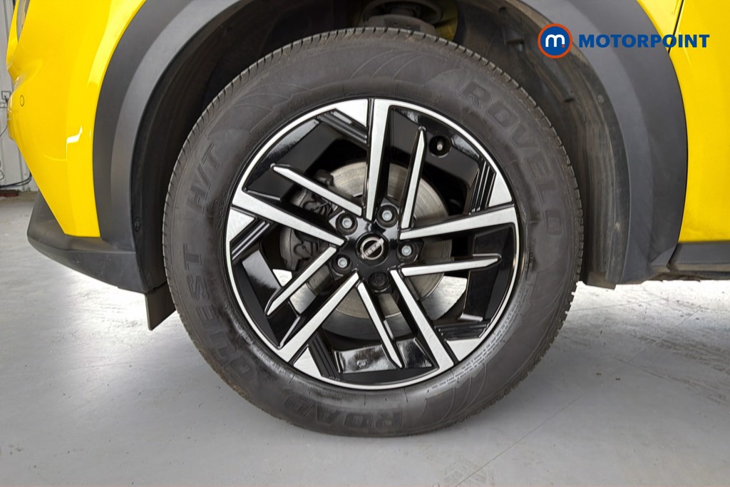 Nissan Juke N-Connecta Manual Petrol SUV - Stock Number (1642471) - 47th supplementary image